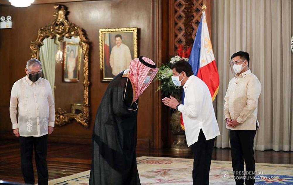 President Rodrigo Roa Duterte interacts with Kingdom of Saudi Arabia Ambassador-designate to the Philippines Hisham Sultan Al Zafir Al Qahtani after the latter presented his letter of credence to the President at the Malacañang Palace on October 20, 2021. RICHARD MADELO/ PRESIDENTIAL PHOTO