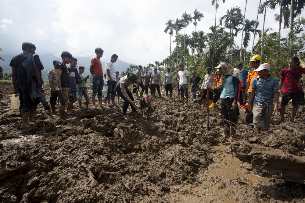 Gempa berkekuatan 6,7 SR melanda pulau Indonesia