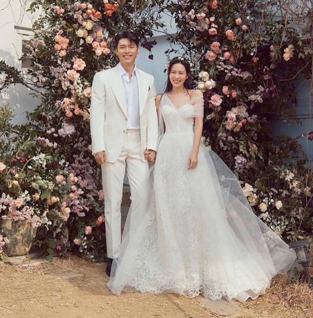 CRASH LANDED Official wedding photos of K-drama stars Hyun Bin and Son Ye Jin. INSTAGRAM PHOTO/VAST.EN
