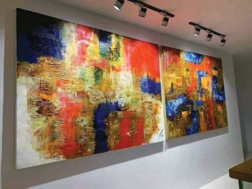 Acuña’s abstract style is familiar to the privileged and
working class alike with many major establishments
displaying his pieces on their walls.