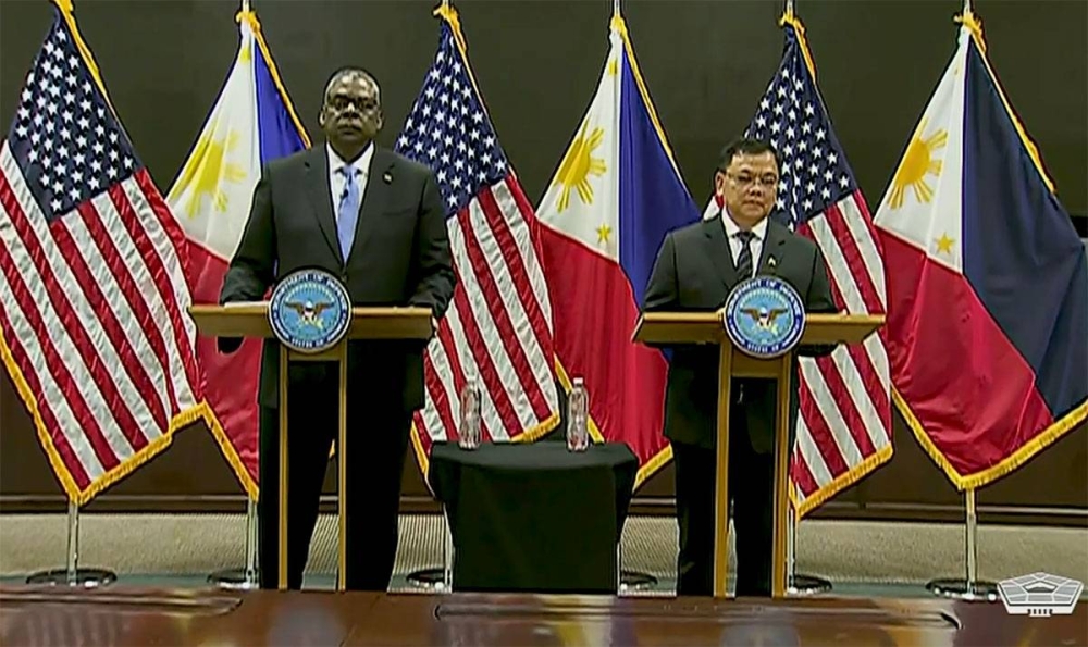 SIDE BY SIDE US Defense Secretary Lloyd J. Austin 3rd and his Philippine counterpart Jose C. Faustino Jr. hold a news conference in Hawaii on Thursday, Sept. 29, 2022 (Friday in Manila). The two met to discuss the Mutual Defense Treaty between the two countries and other security concerns. SCREENGRAB FROM US DEPARTMENT OF DEFENSE WEBSITE