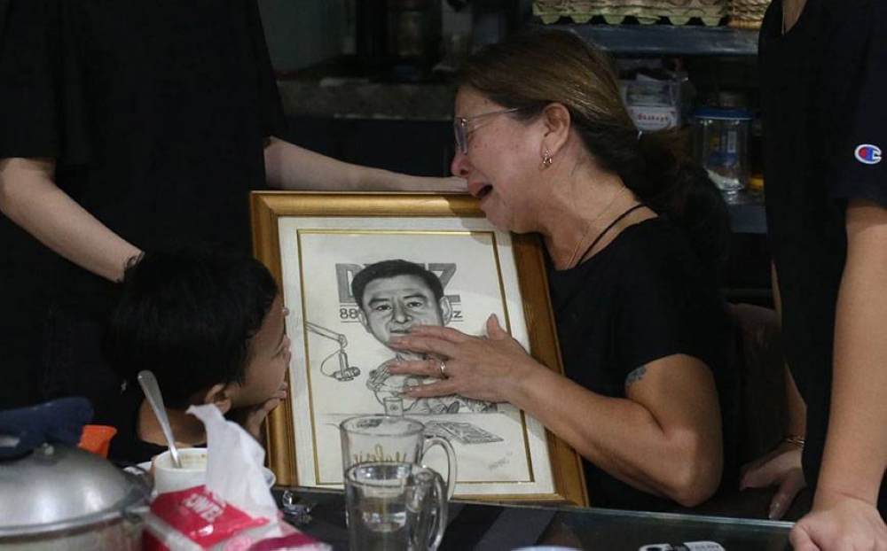 Family of slain journalist veteran broadcaster Percival Mabasa, also known as "Percy Lapid," seeking for justice after unidentified suspect killed while aboard his vehicle at the gate of a village in Barangay Talon Dos, Las Piñas City on Monday night oct 3 2022. PHOTO BY RENE H. DILAN