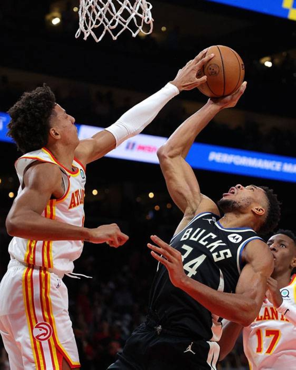 Hawks romp to 110-88 win without Young, Giannis goes down
