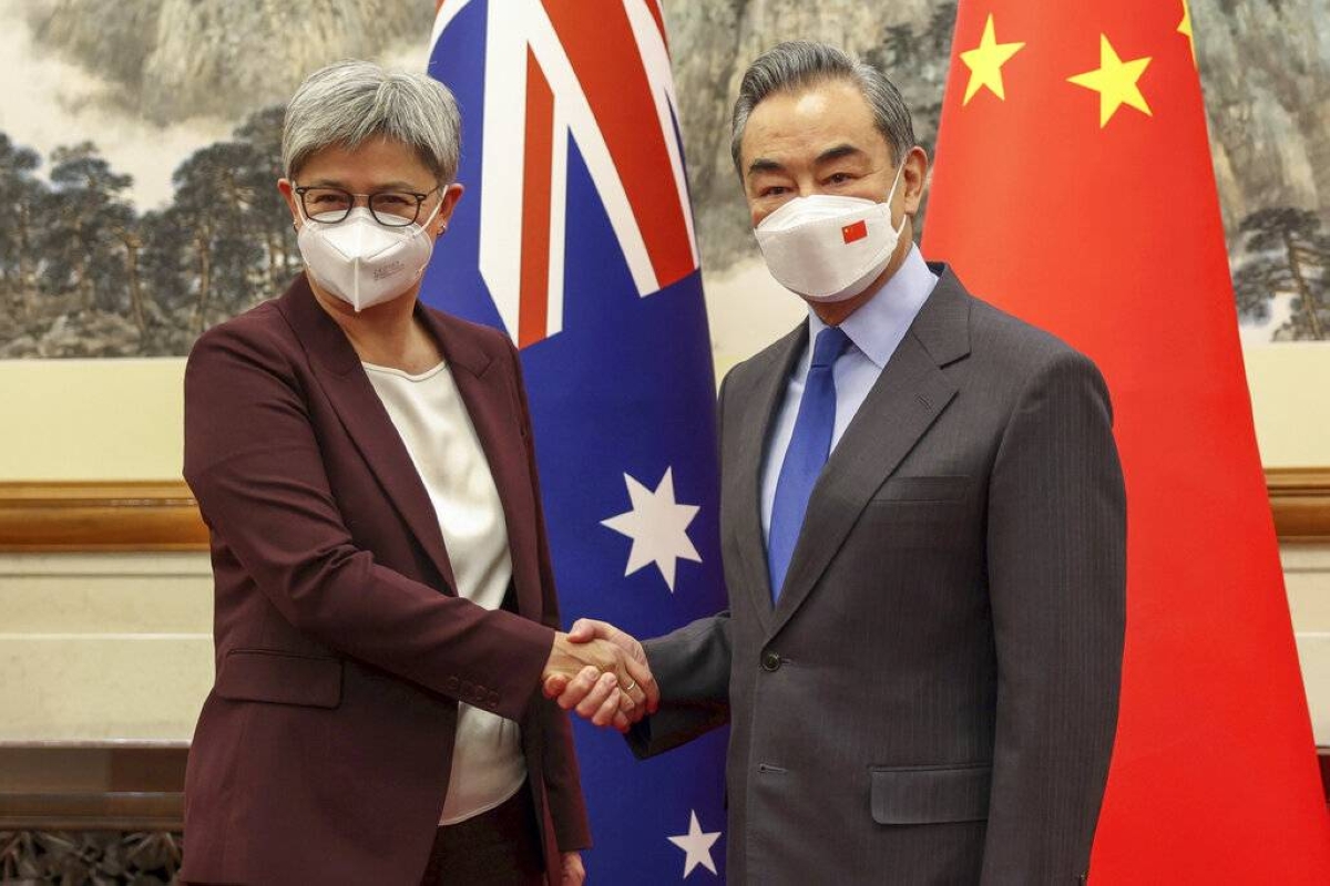 Australian, Chinese FMs meet in bid to repair ties | The Manila Times