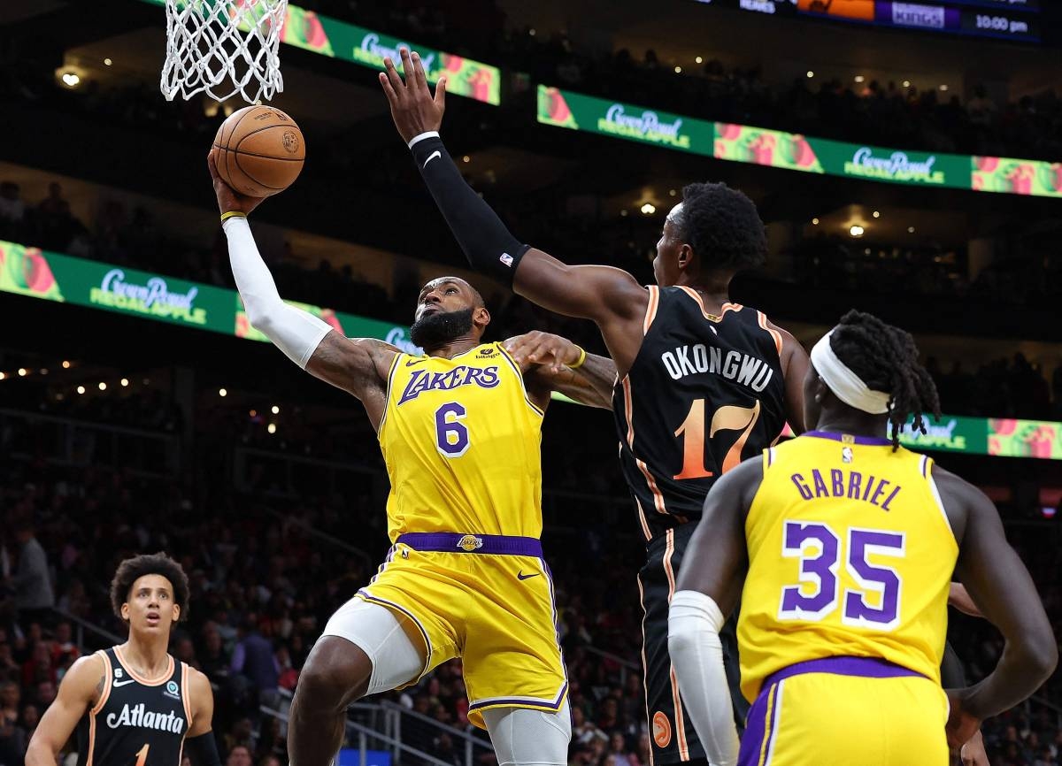 LeBron James lit up the Lakers' season opener in $28,000 worth of Louis  Vuitton - TheGrio