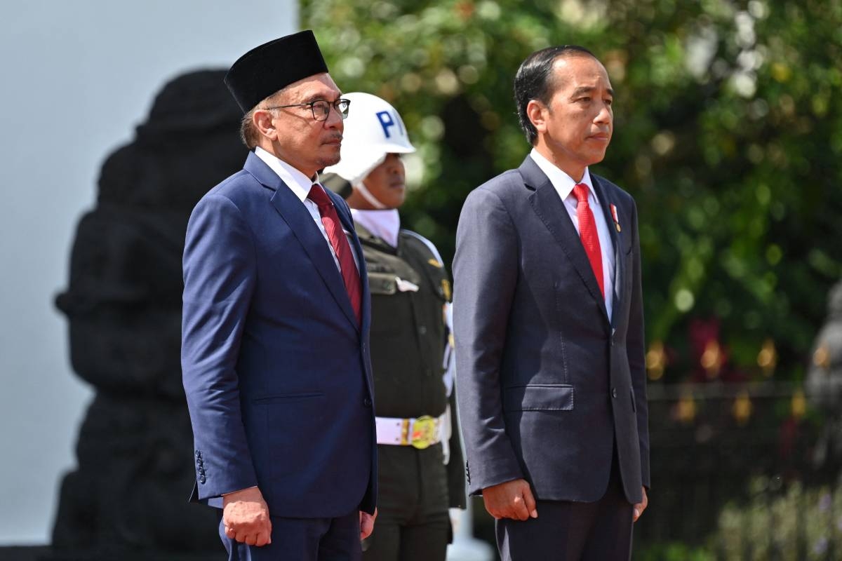 Perdana Menteri baru Malaysia Anwar telah melakukan kunjungan luar negeri pertamanya ke Indonesia