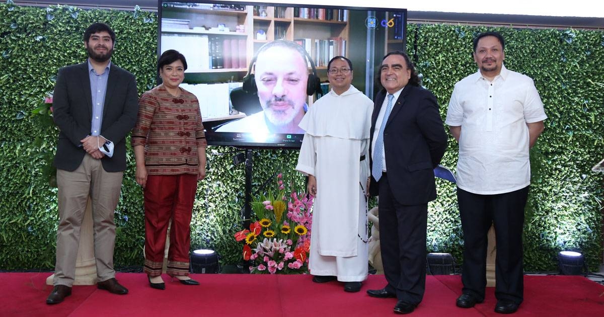 UST, primera exposición gira mundial de la Embajada de Chile