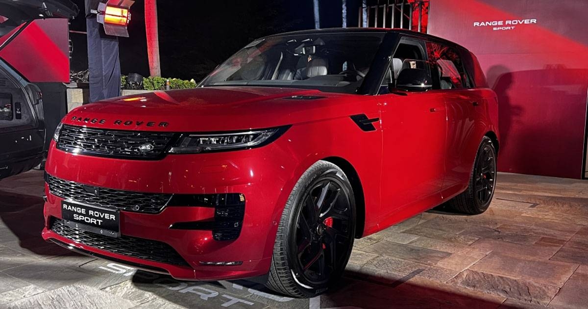 The Range Rover Sport is instantly recognizable with its athletic stance, combined with its sleeker, more elegant overall design.