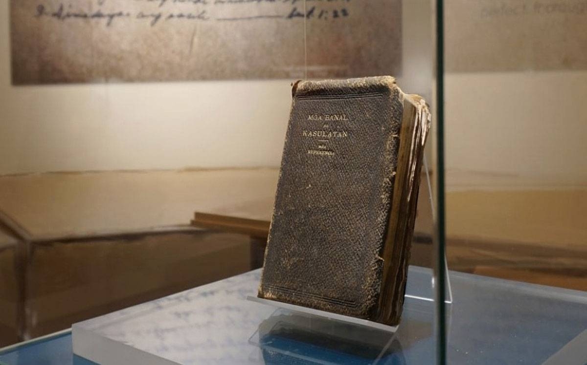 Iglesia ni Cristo’s founder Felix Manalo’s personal bible from 1905. PHOTO GRABBED FROM INC MUSEUM YOUTUBE