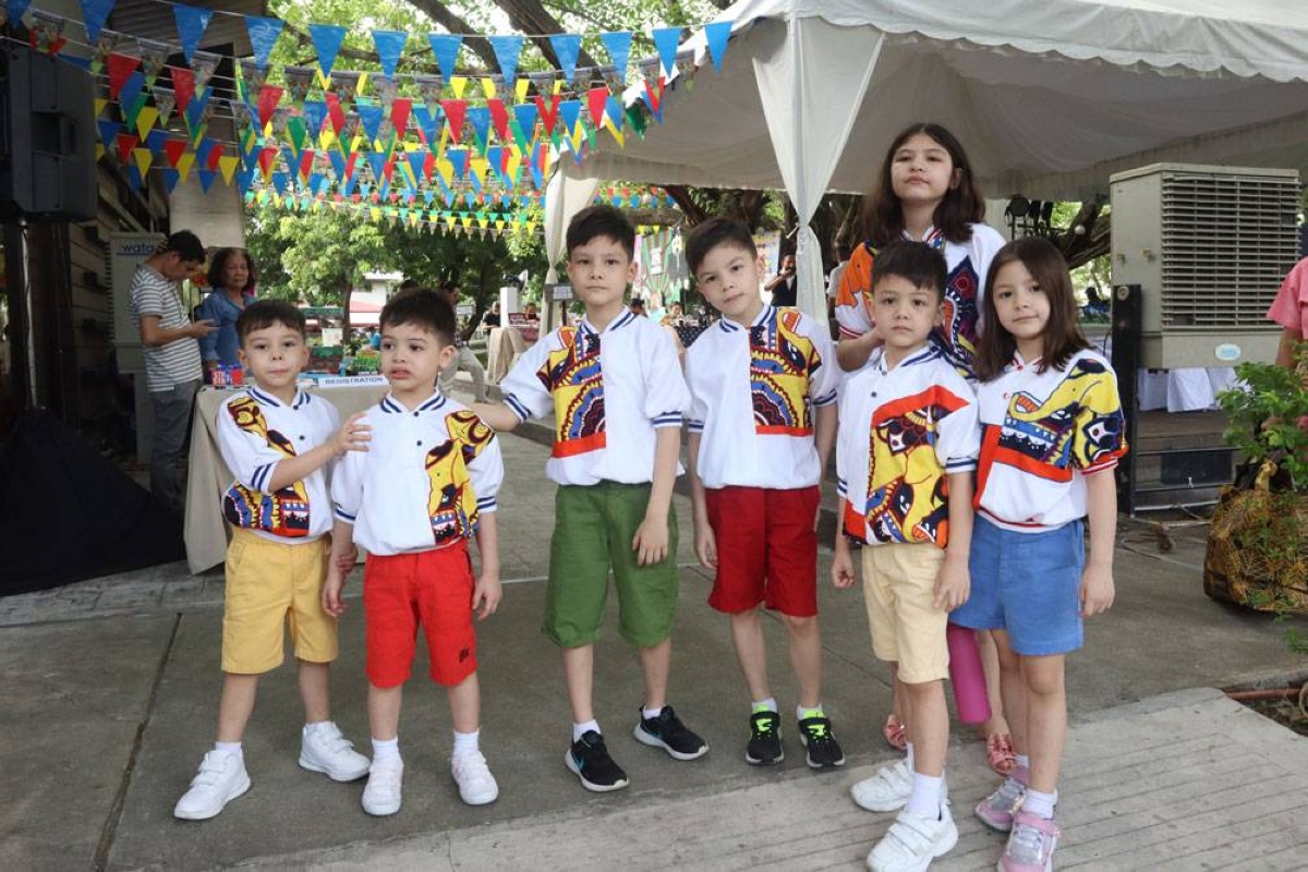 Zaid, Ziv, Harry, Harvey, Charles, Princess Synne, and Charlotte Cruz