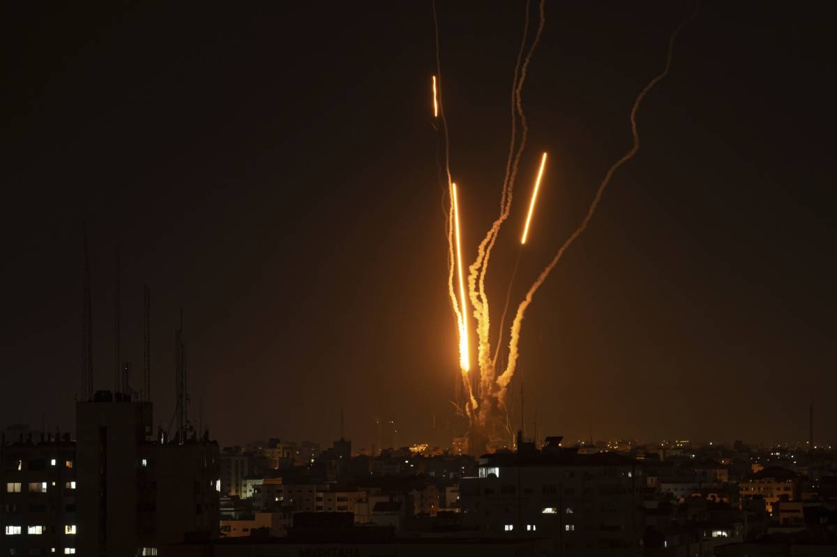 Israeli-Palestinian fighting intensifies as Egyptian cease-fire efforts ...