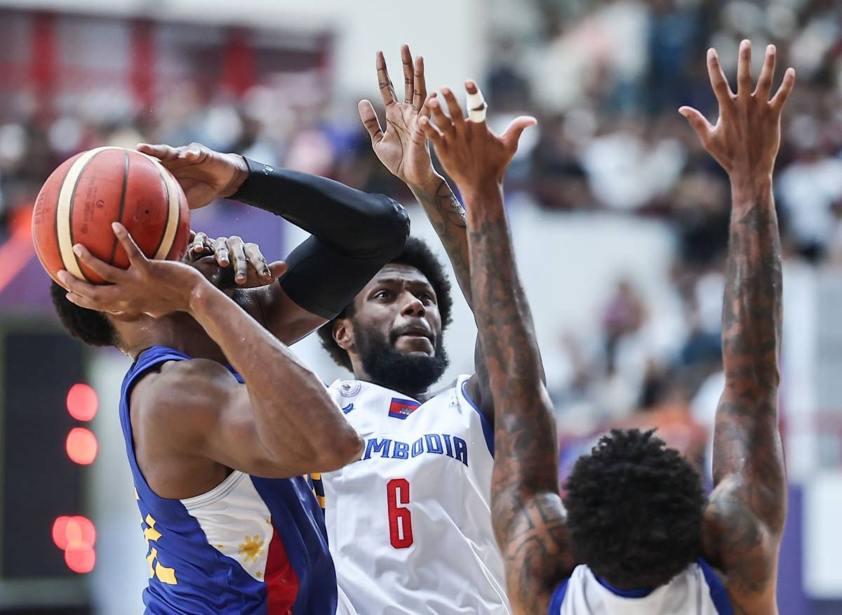 Gilas Pilipinas celebrates after reclaiming the gold medal in the 32nd Southeast Asian Games men’s basketball on Tuesday, May 16, 2023, in Phnom Penh, Cambodia. PHOTO BY RIO DELUVIO