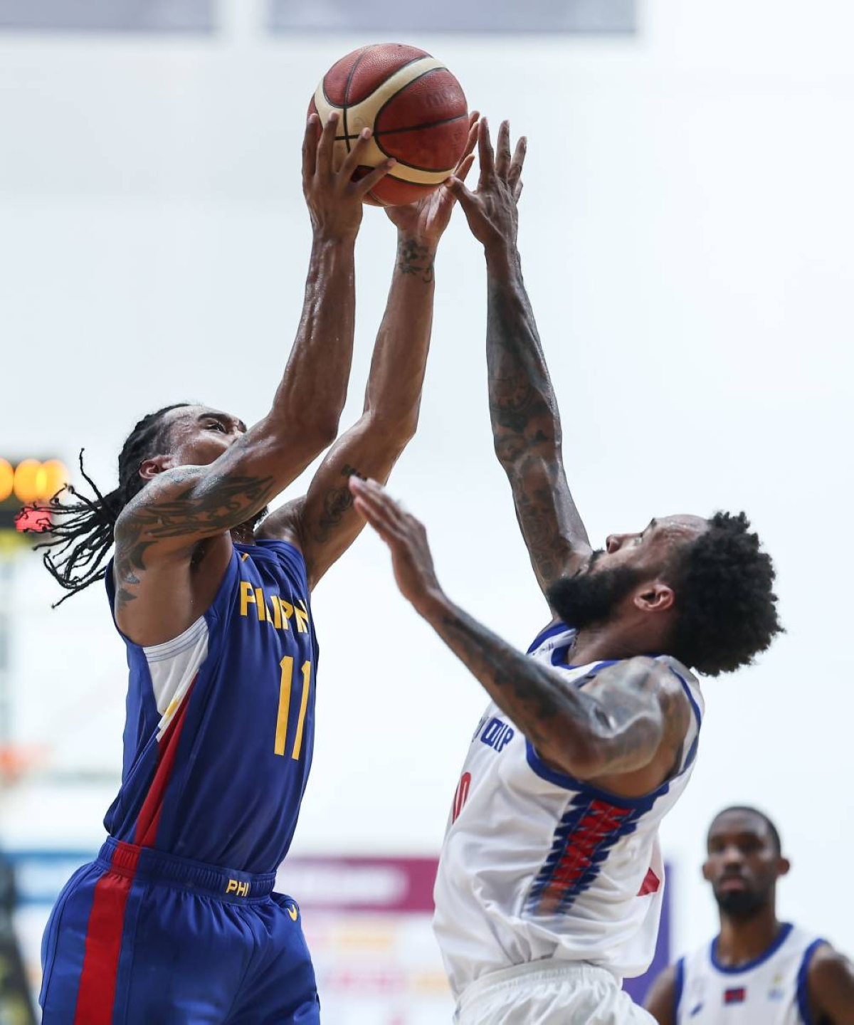 Gilas Pilipinas celebrates after reclaiming the gold medal in the 32nd Southeast Asian Games men’s basketball on Tuesday, May 16, 2023, in Phnom Penh, Cambodia. PHOTO BY RIO DELUVIO