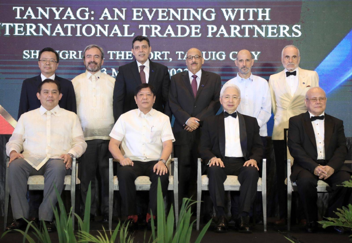 (Back row, from left): China Ambassador Huang Xilian, EU Ambassador Luc Véron Egypt Ambassador Ahmed Shehabeldin Ibrahim, Kuwait Ambassador Musaed Saleh Ahmad Althwaikh, Spain Ambassador Miguel Utray Delgado and Brazil Ambassador Antonio José Maria De Souza. (Front row, from left) House Speaker Martin Romualdez, President Ferdinand Marcos Jr., DTI Secretary Fred Pascual, and CITEM Executive Director Dr. Edward Fereira Ph.D.