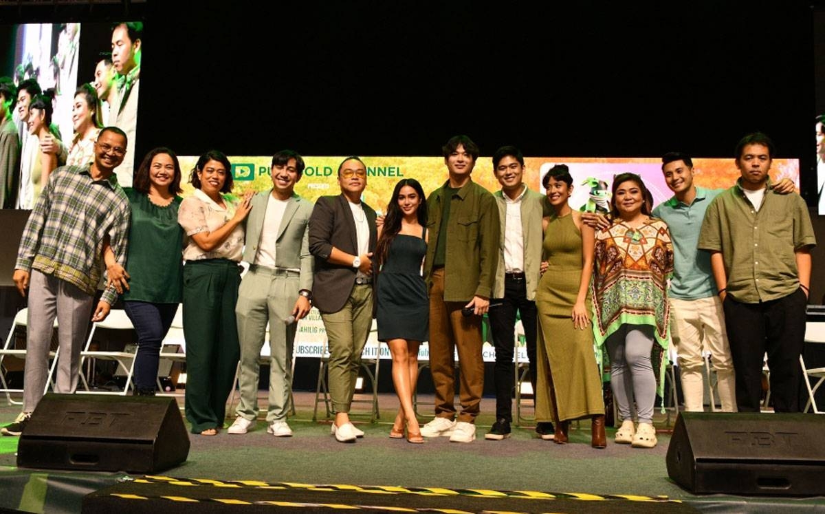 The cast and creatives of ‘Ang Lalaki sa Likod ng Profile’ add dazzle to Tindahan ni Aling Puring Sari-sari Store Negosyo Convention where they held the show’s first media conference.