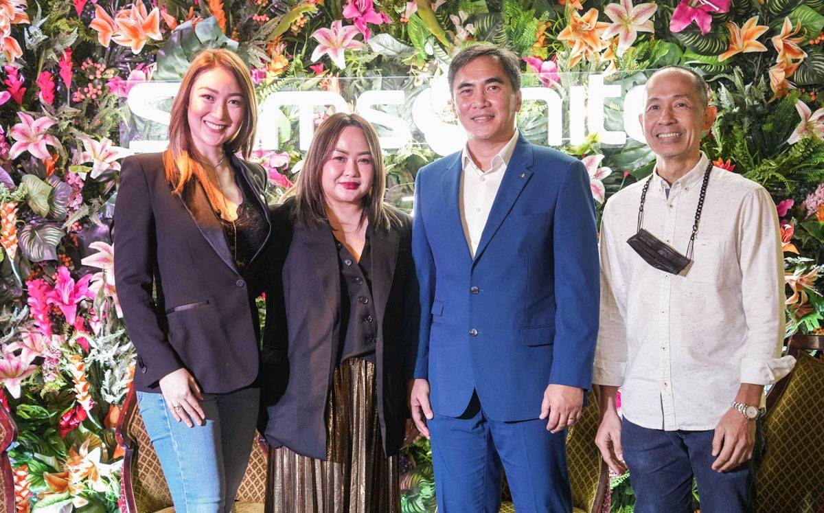 WWF Philippines Ambassador Karen Ibasco, Samsonite Head of Marketing & Brand Strategy (SEA) Hazlina Dayangku, Samsonite Philippines Country Head Michael Corpuz, and Envirotech Marketing Head John Cedro lead the launch of Samsonite’s Luggage Trade-in promo.