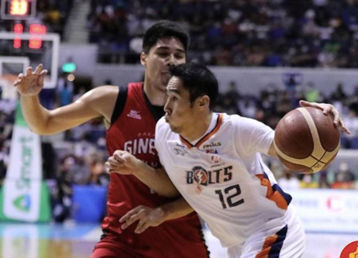 Mac Belo (right) PBA PHOTO