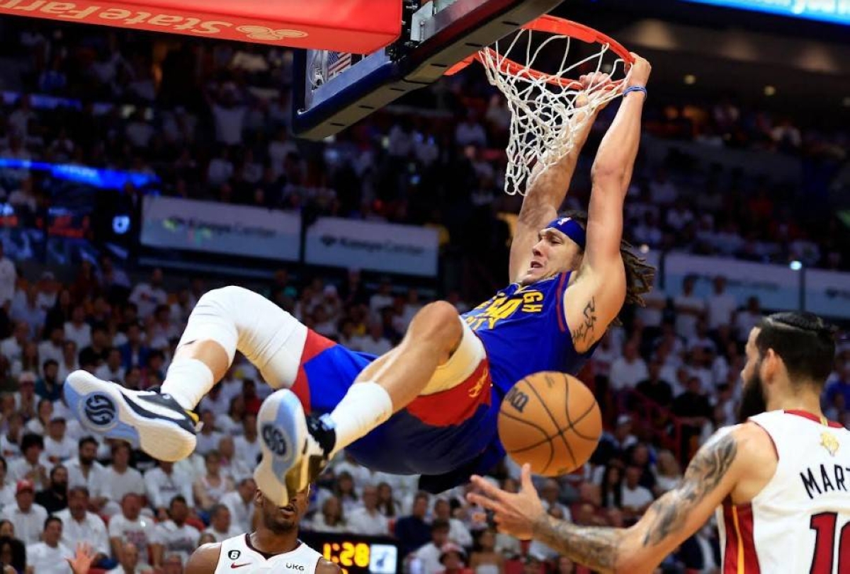 Aaron Gordon of the Denver Nuggets dunks during the second quarter against the Miami Heat in Game Three of the 2023 NBA Finals at Kaseya Center on Wednesday, June 7, in Miami, Florida (Thursday, June 8, in Manila). PHOTO BY MIKE EHRMANN / AFP