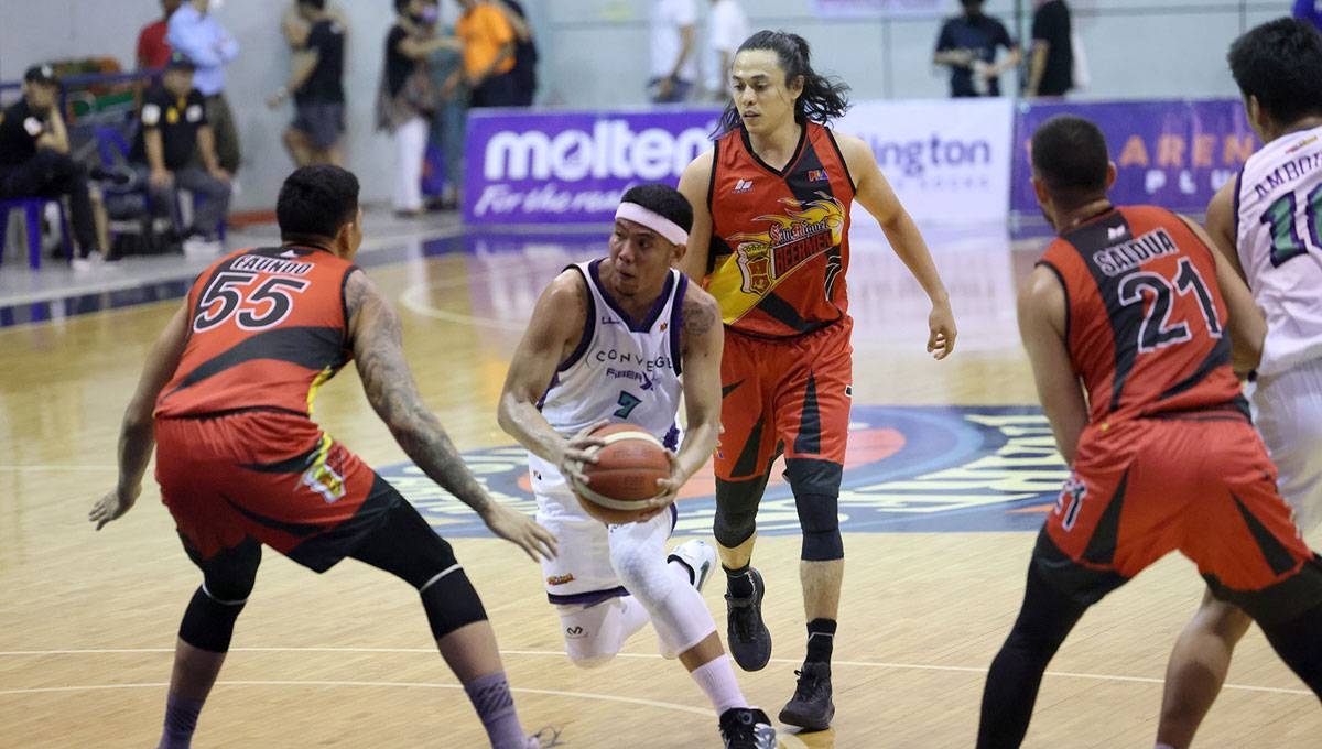 Balanza game-winning layup lifts Converge past SMB | The Manila Times