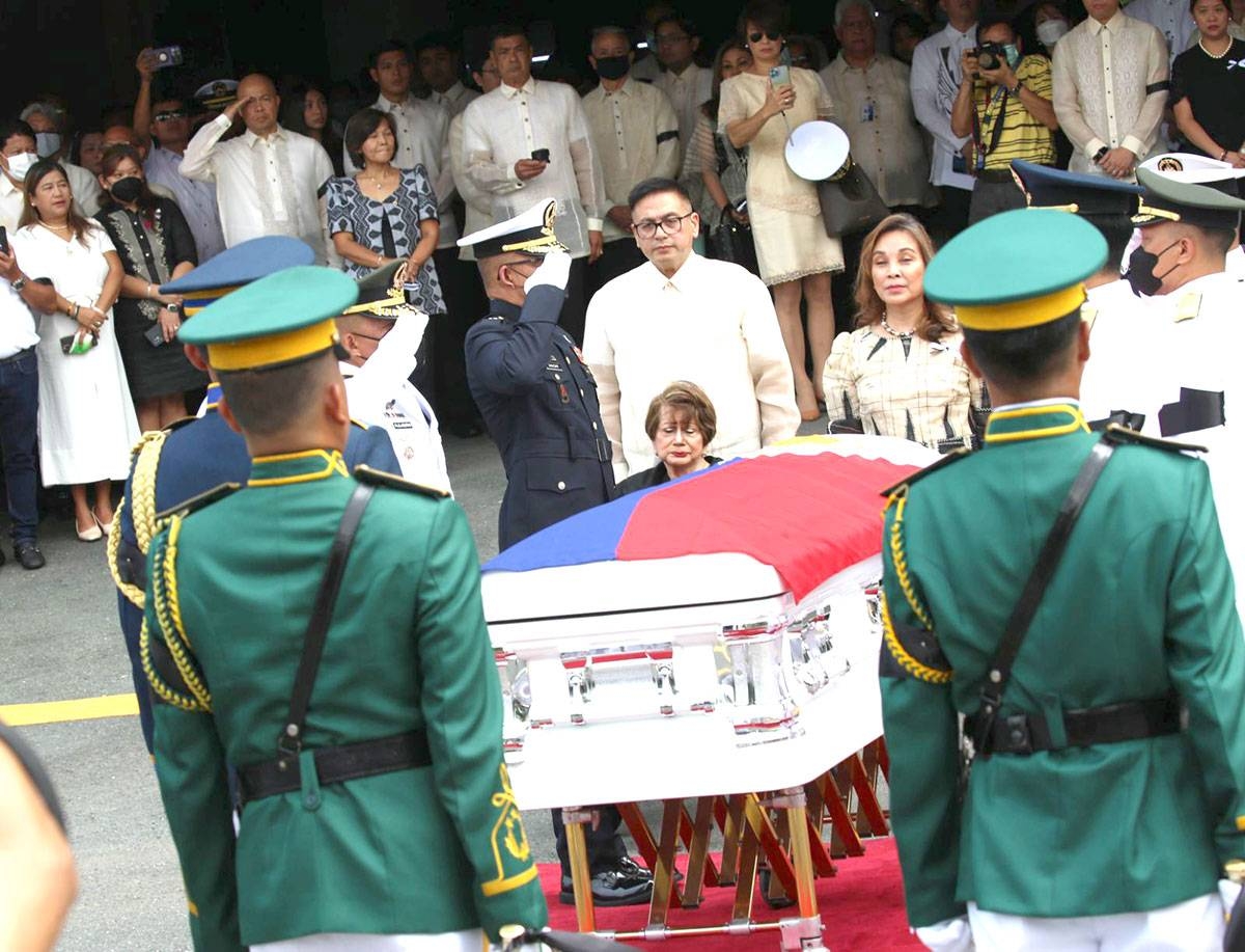 Lawmakers, Senate personnel pay last respects to Biazon - Vimarsana News