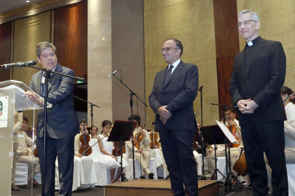 DFA Undersecretary Eduardo Jose De Vega, Ambassador Marco Clemente and Dean of Diplomatic Corps Archbishop Charles John Brown