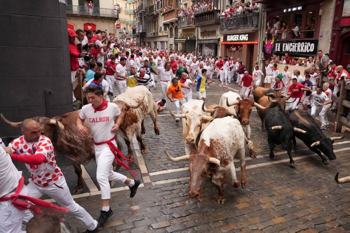 Thousands take part in first running of bulls in Spanish festival | The ...