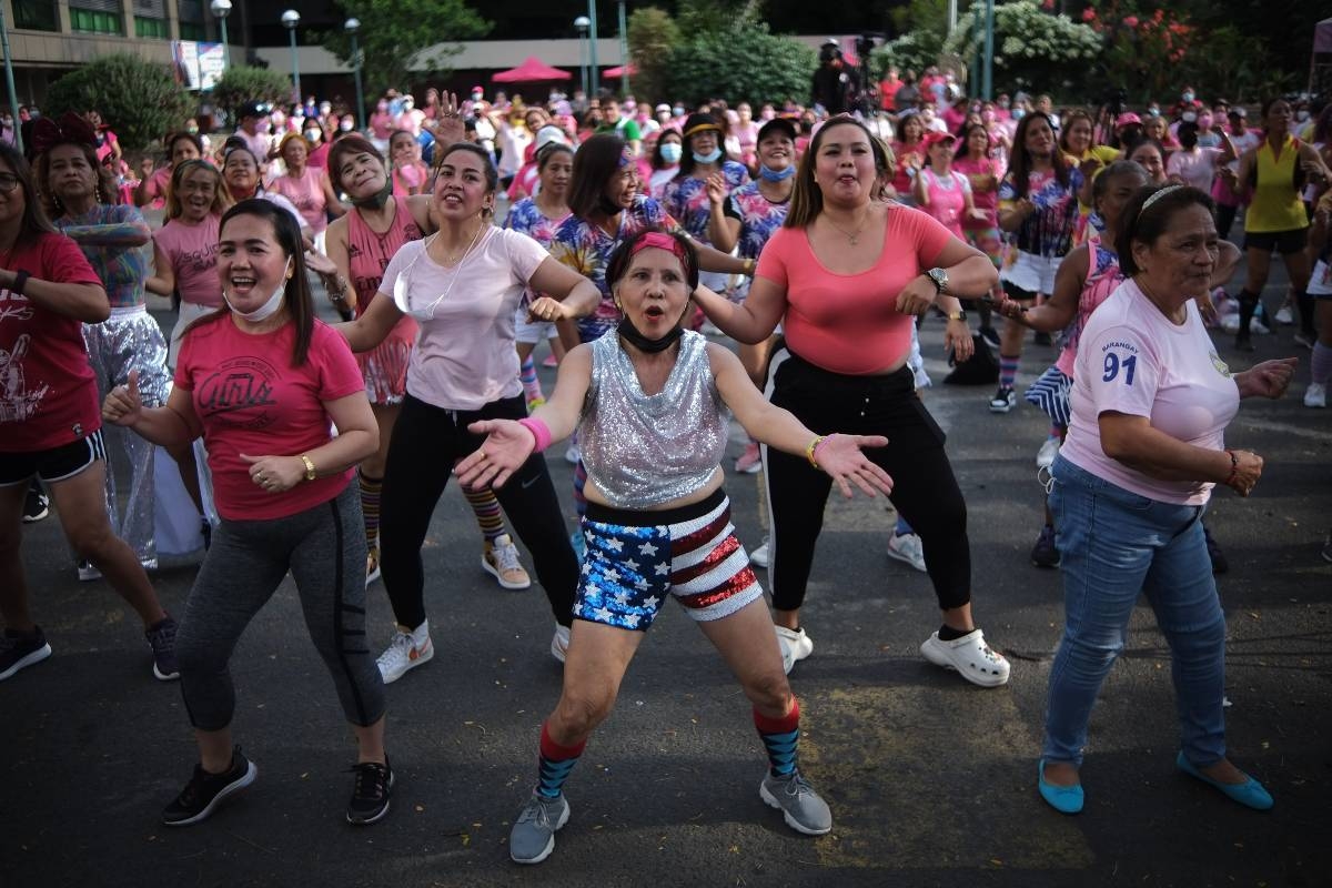 In this file photo, women take part in a Zumba exercise at the Pasay City Hall as part of the kick off ceremony of International Women’s Day last March. PHOTO BY J. GERARD SEGUIA