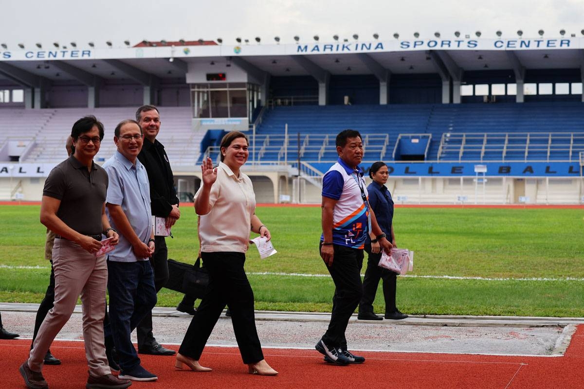 Vice President and Department of Education (DepEd) secretary Sara Duterte (4th from left) led the inspection of playing venues at the Marikina Sports Center on Friday, July 21. She is joined by (from left) Interior and Local Government secretary Benhur Abalos, Marikina City Mayor Marcy Teodoro, Philippine Sports Commission (PSC) chairman Richard Bachmann and Marikina Sports Center administrator Angelito Llabres. PHOTO BY RIO DELUVIO