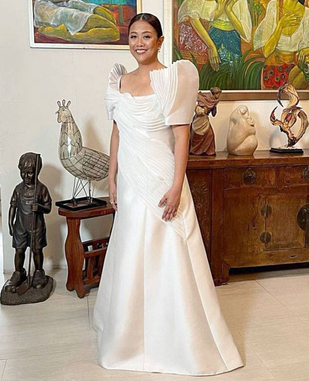 NANCY BINAY Nancy’s got it again! Congratulations are in order anew for the ever receptive and fabulously unflappable Senator Nancy Binay whose modern white Michael Leyva Filipiniana gown with sheer organza details displaces once and for all that once unforgettable hot air balloon mishap. Binay has never had a fashion faux pax since, and in the last several SONAs, has clinched the stylishly dignified look that befits a woman of her stature. INSTAGRAM PHOTO/MICHAELLEYVA