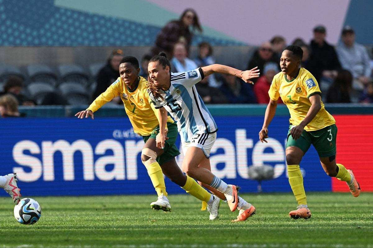 South Africa's defender Karabo Dhlamini (7) fights for the ball with Argentina's midfielder Florencia Bonsegundo (15) during the 2023 Women's World Cup Group G football match between Argentina and South Africa at Dunedin Stadium in Dunedin on Friday, July 28, 2023. PHOTO BY SANKA VIDANAGAMA / AFP