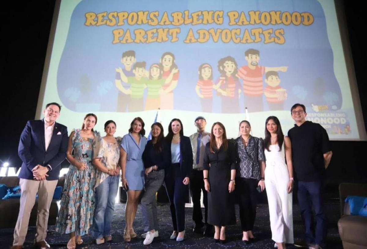 The Manila Times Entertainment and Lifestyle Editor, Tessa Mauricio-Arriola (3rd from left), was among the group of advocates along with (from left to right) MTRCB Board Member Federico Moreno; Joy Sotto, wife of QC Vice Mayor Gian Sotto; entrepreneurs Roselle Taberna and Jennifer Sevilla-Go; (from right to left) former MTRCB board member and actor Bobby Andrews; actress Ciara Sotto; Pasig City Councilor Angelu de Leon and QC Councilor Candy Medina. Also in photo was the agency’s Vice Chairman Njel de Mesa (fifth from right).