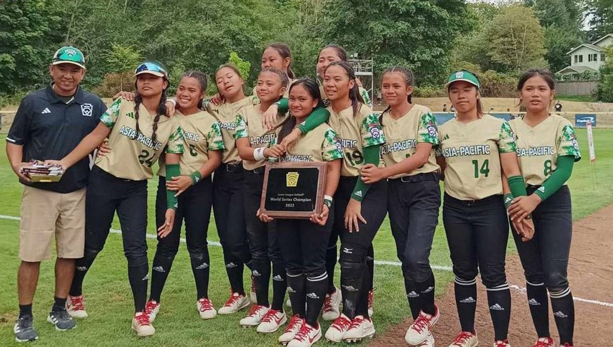 The Philippine team celebrates after winning the Junior League Softball World Series on Saturday (Sunday morning Manila time) in Kirkland, Washington. CONTRIBUTED PHOTO