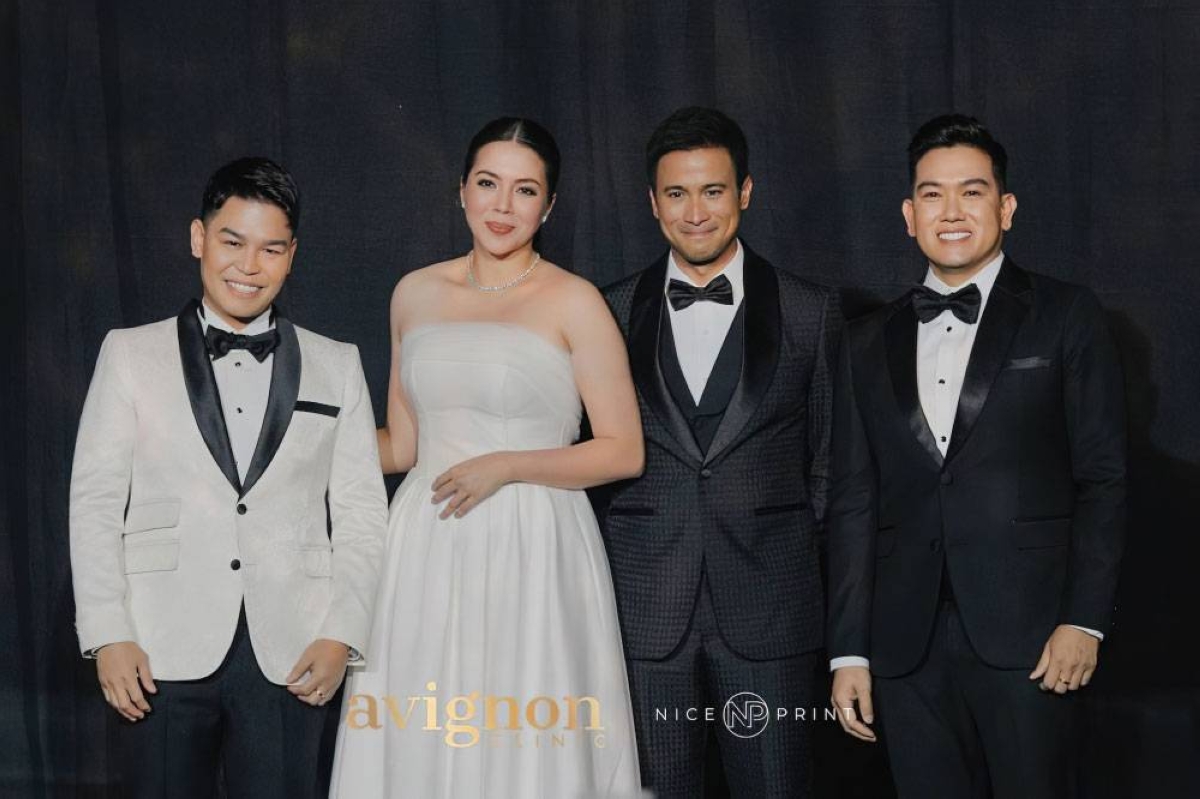 Avignon Clinic founder and CEO Chris Cachuela with brand ambassadors Julia Montes and Sam Milby and co-founder and president Benedict Sy