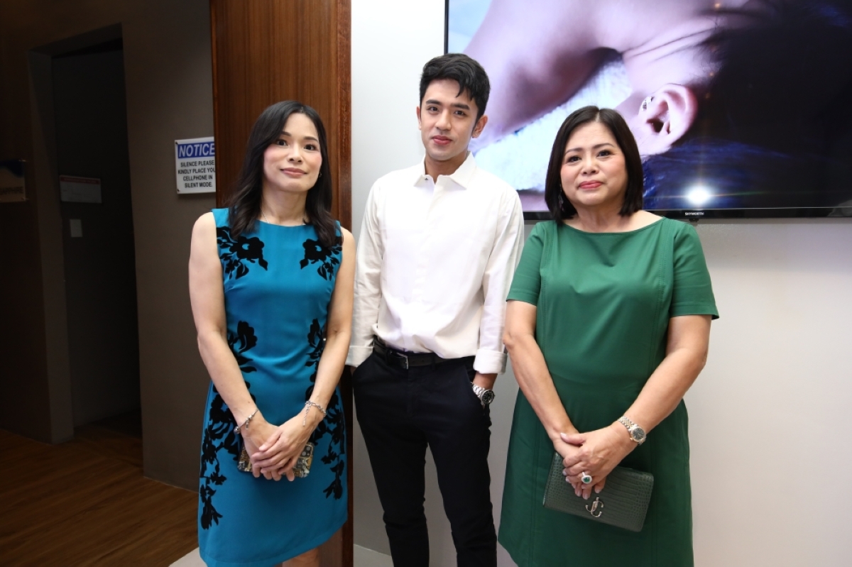 BlueWater Day Spa's Nancy Go and Mary Simisim welcomes Licauco who remains a loyal patron and endorser for the wellness center.