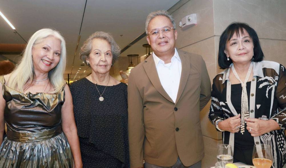 Yrna Ileto, Juliet Romualdes, Gen. Gregorio Catapang and Marivel Carandang