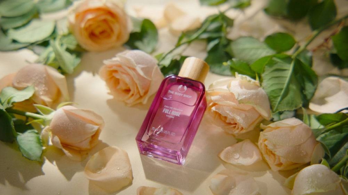 Full Rose is made from rose flowers handpicked in Grasse, France.
