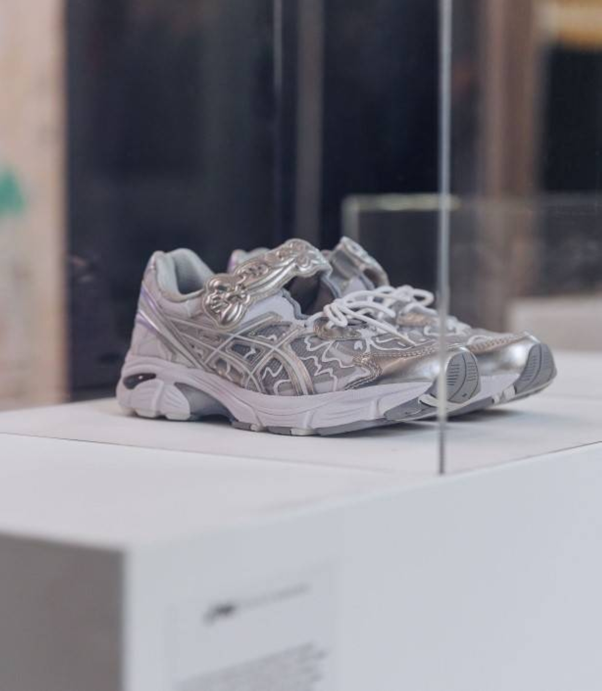 Asics GT-2160 debuts during Paris Fashion Week - Vimarsana News