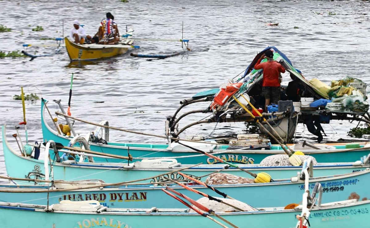 NO FISHING TODAY  The Manila Times