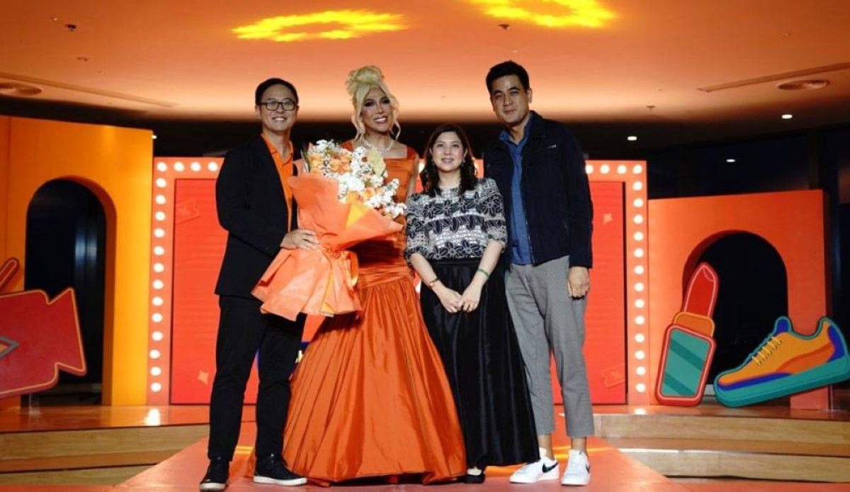 Shopee Head of Business Intelligence Martin Yu, Vice Ganda, Cong. Midy ...