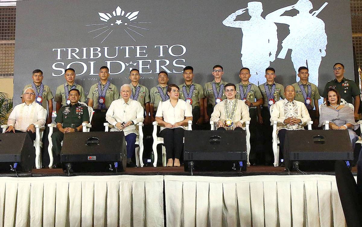 Sara salutes soldiers' 'courage, dedication' - Vimarsana News