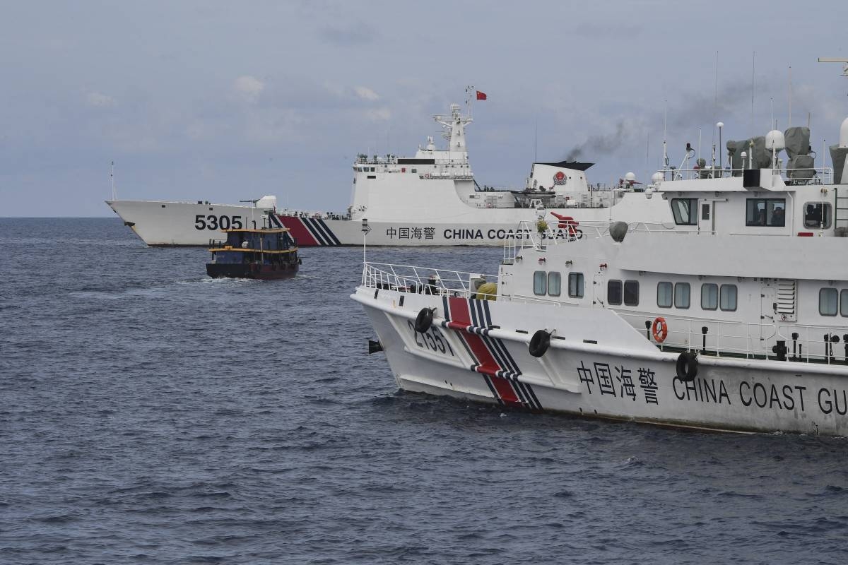 12 Chinese vessels block PH resupply mission anew in Ayungin Shoal - Vimarsana News