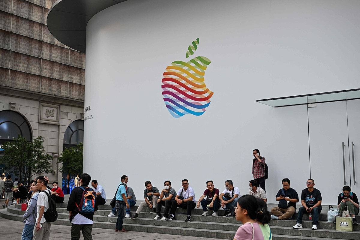 Apple shares fall on China iPhone restrictions - Vimarsana News