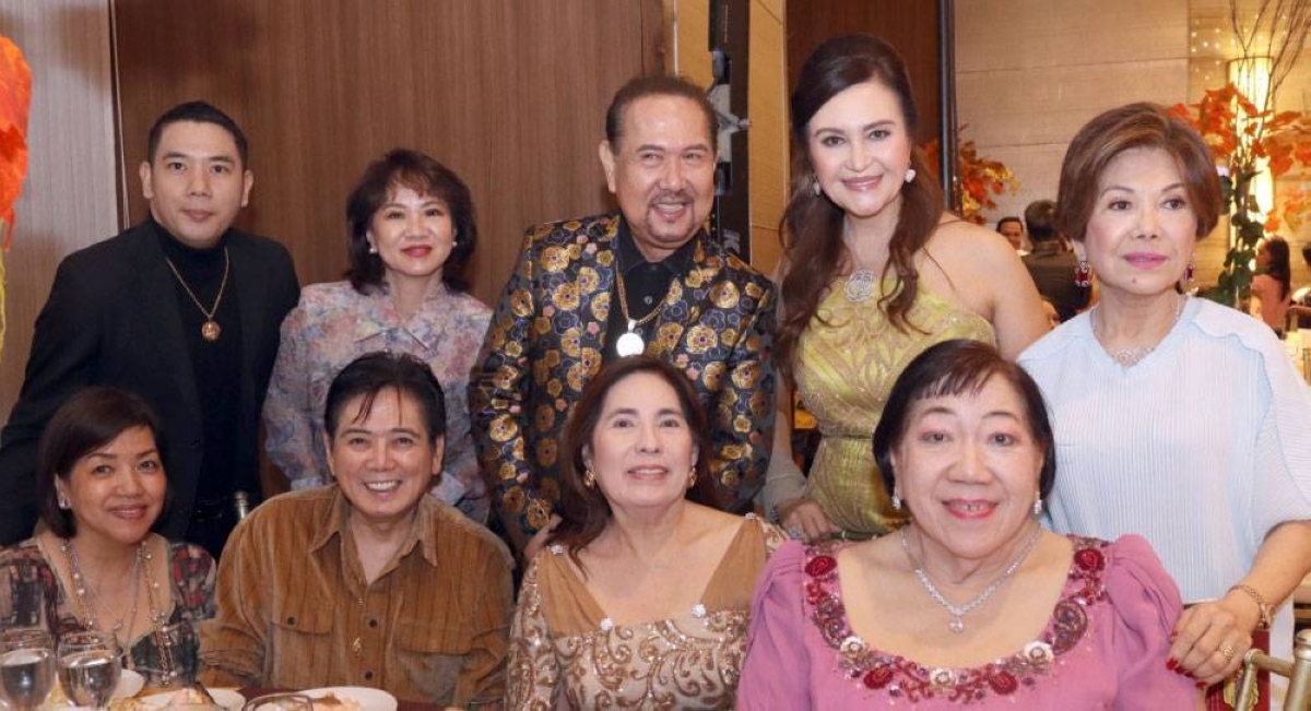 Lory Cua, Darius Razon, Baby Ortiz, Celine Bautista, (standing) Jhune Tan, Carmen Lim, Jorge Hizon, Mildred Vitangcol and Gilda Salonga