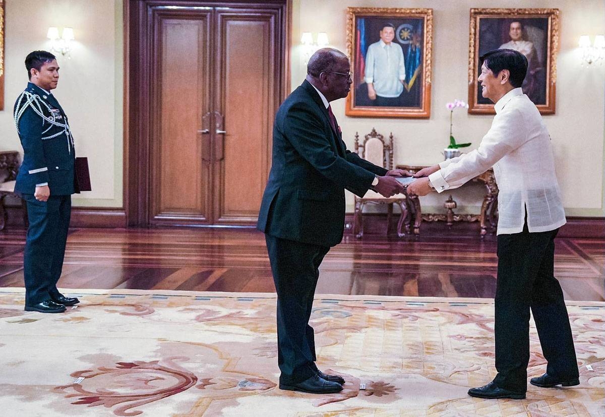President Ferdinand R. Marcos Jr. receives the credentials of H.E. Herman Pule Diamonds as Non-Resident Ambassador of the Republic of Namibia and H.E. Kwacha Chisiza as Non-Resident Ambassador of the Republic of Malawi at the Palace today, October 5, 2023. Photo from PCO