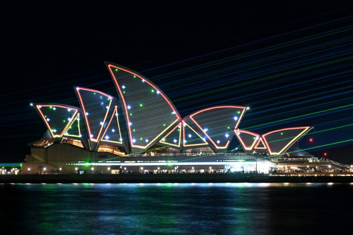 Australians fete Sydney Opera House's 50th anniversary - Vimarsana News