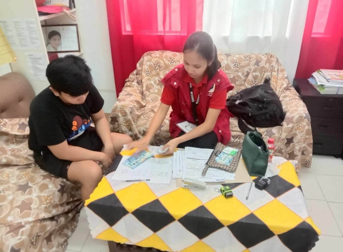 DSWD gives cash aid to landslide victims | The Manila Times - Vimarsana News
