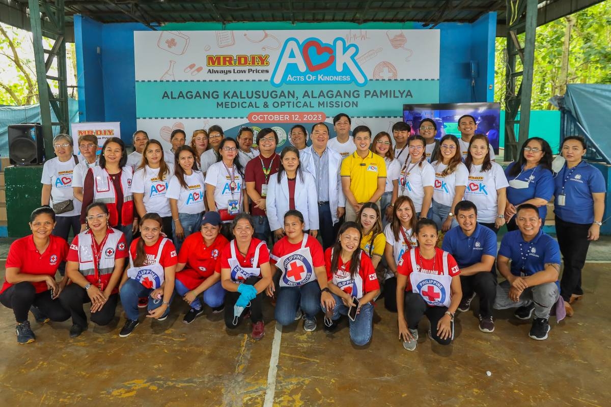 Mr. DIY's Acts of Kindness: Health, vision boost for Caviteños - Vimarsana News