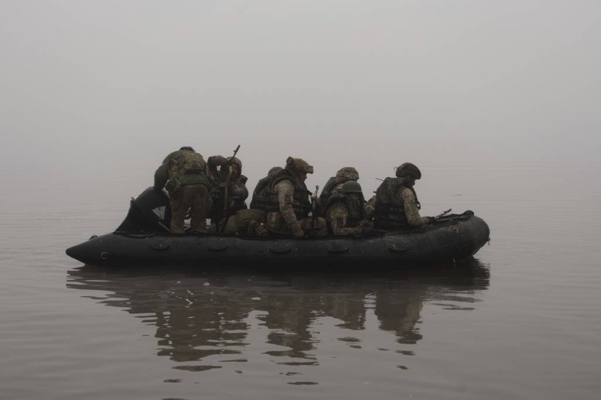 Ukrainian troops gain foothold on Moscow-held river bank - Vimarsana News