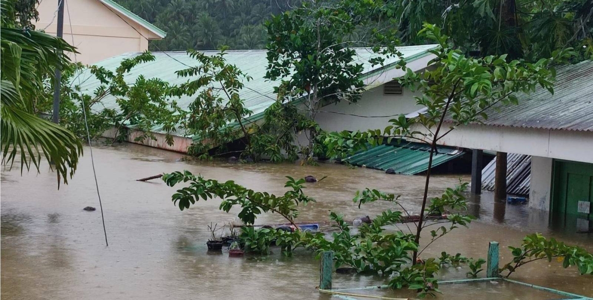 2 dead as floods submerge villages in Eastern Visayas - Vimarsana News