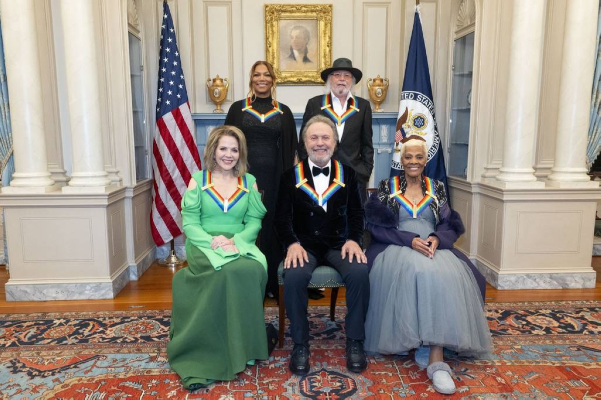 Billy Crystal, Queen Latifah among 2023 Kennedy Center inductees feted - Vimarsana News